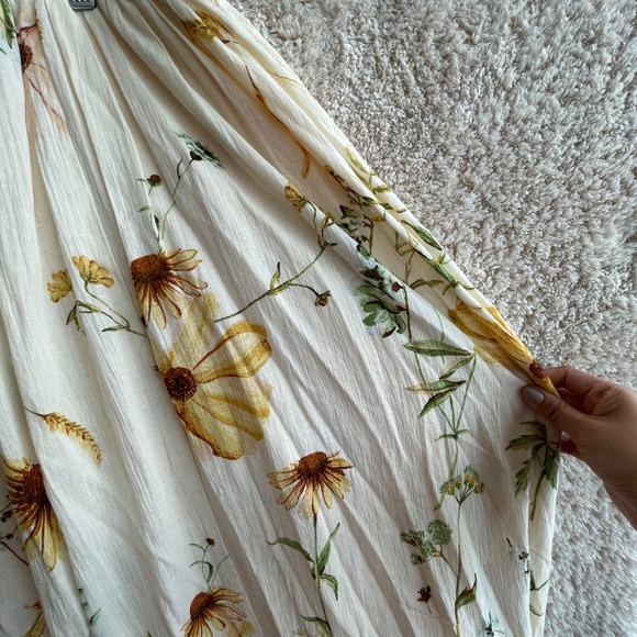 H&M Skirt Size M Cream Floral Maxi - Picture 8 of 8